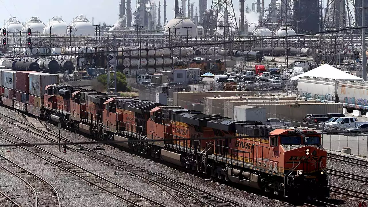 Two more unions approve deals with freight railroads