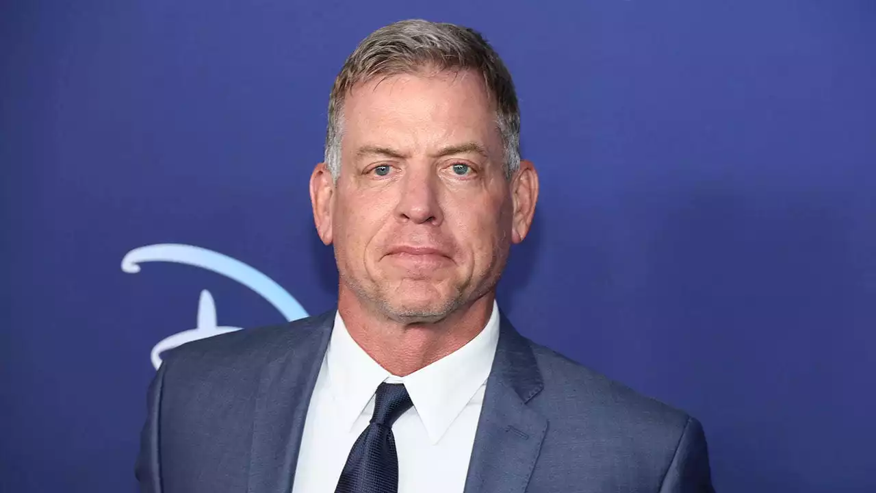 Troy Aikman calls 'dresses' comments 'dumb': 'Just shouldn’t have made them'