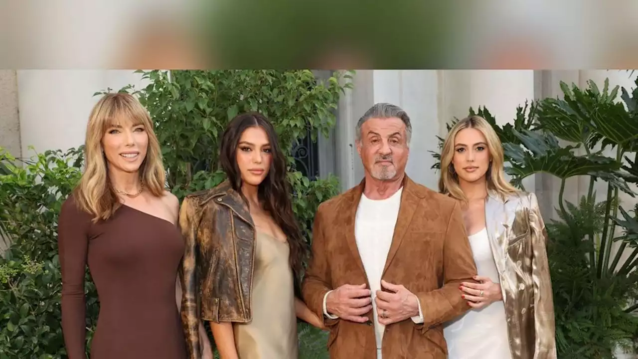 Sylvester Stallone zeigt sich mit Familie