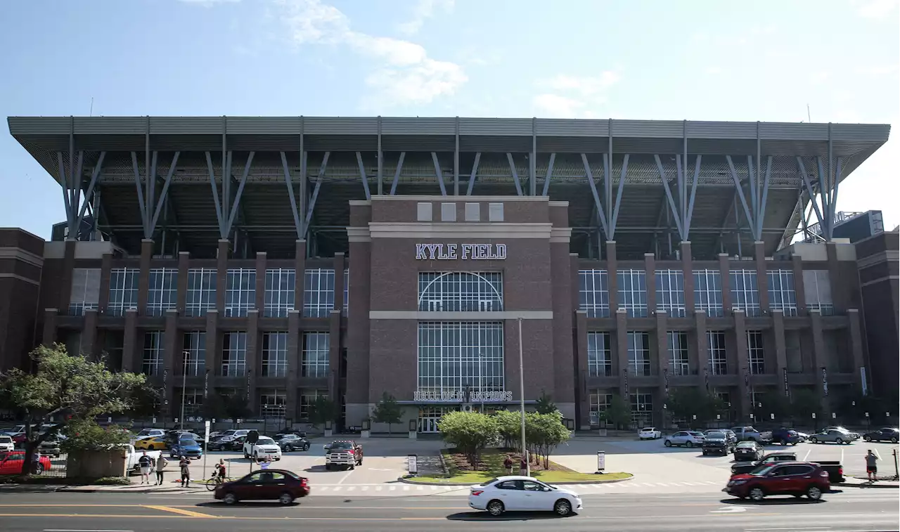 Texas A&M's Kyle Field evacuated after bomb threat