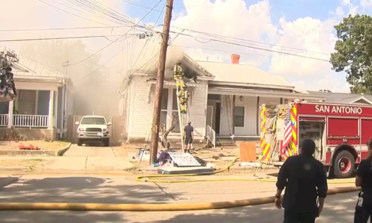 Residents displaced after fire rips through downtown home with 7 apartments, SAFD says