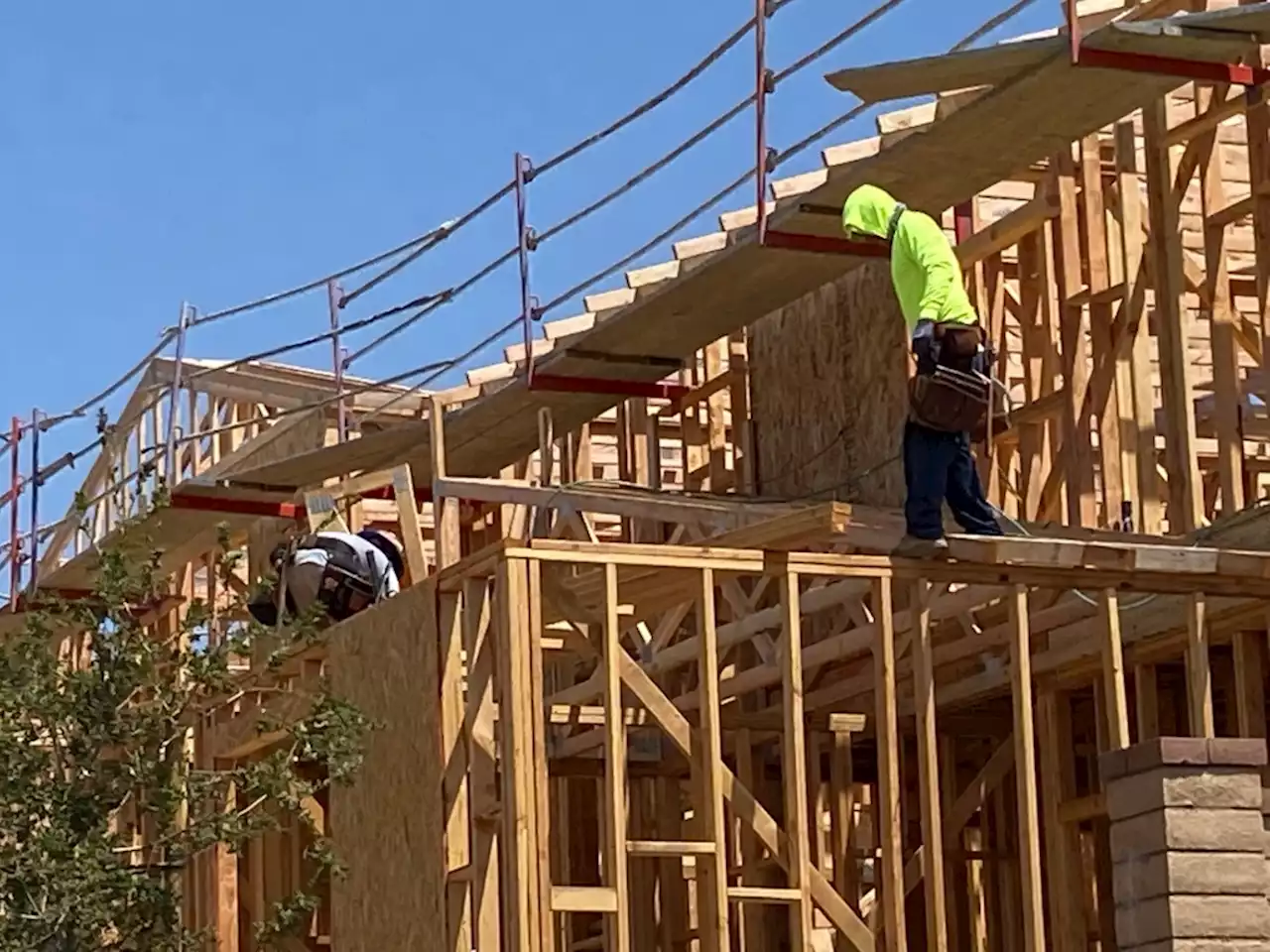 Southern California builders start discounting new homes