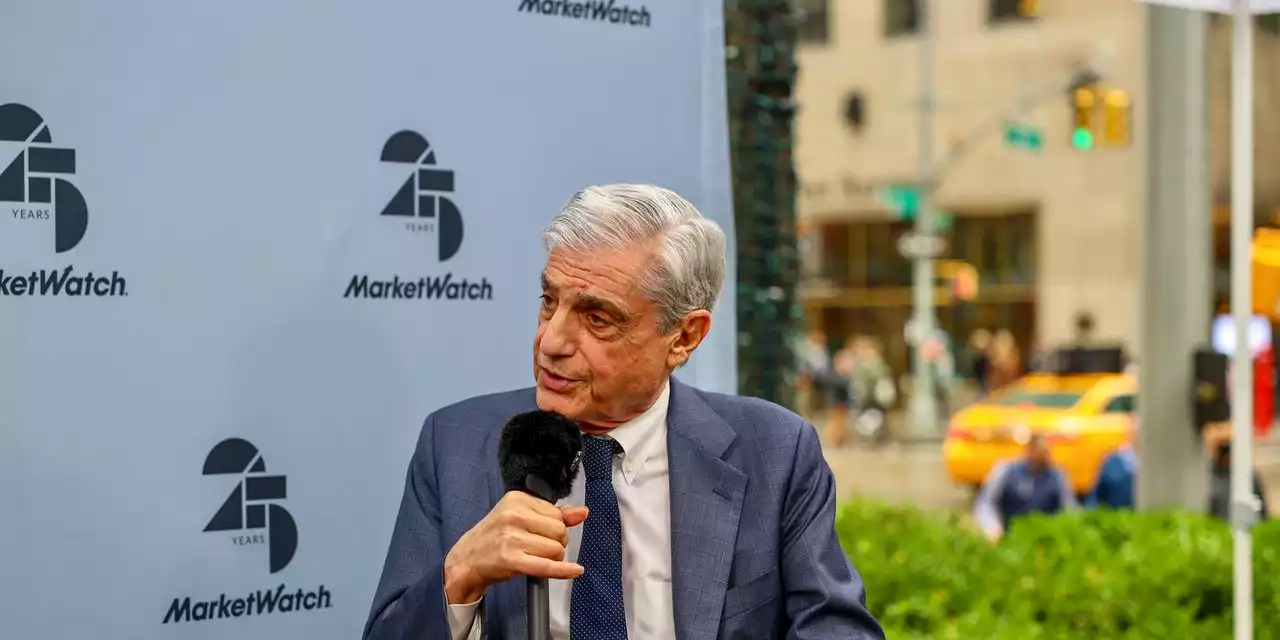 'Soft landing' unlikely as Fed tries to get grip on inflation, says former Treasury Secretary Robert Rubin