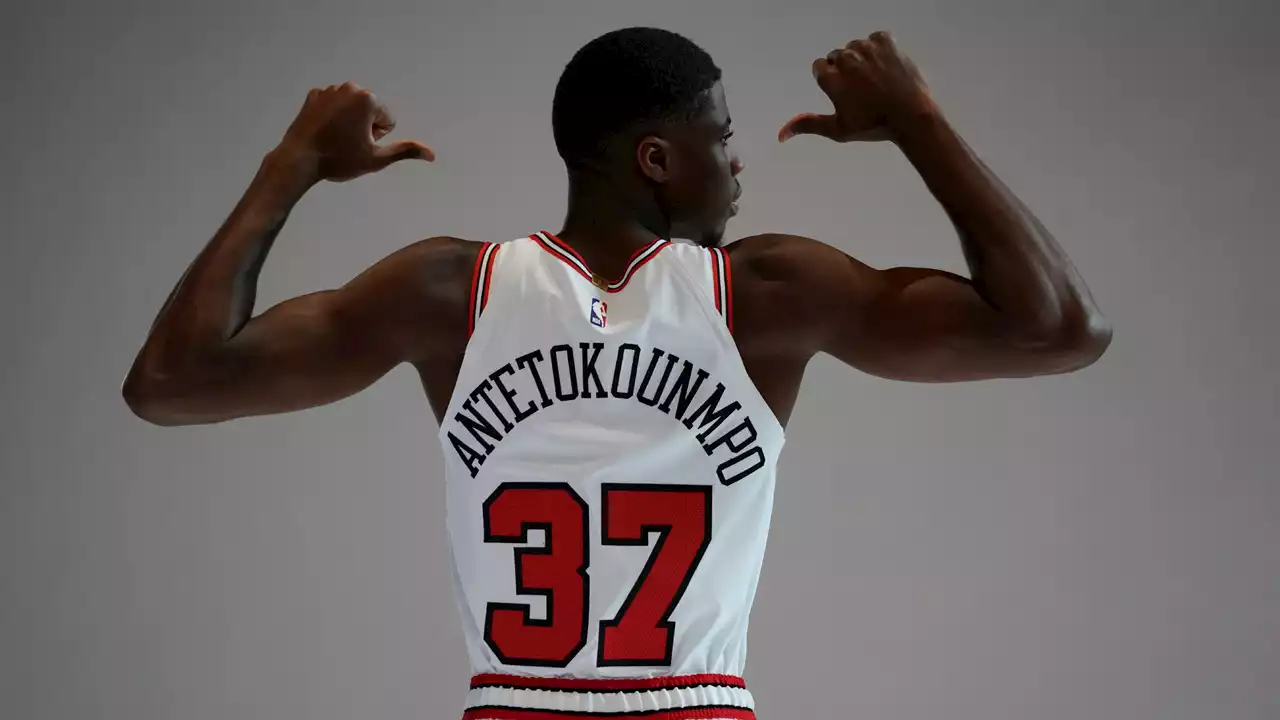 Bulls Sign Kostas Antetokounmpo, Giannis' Brother, to 2-Way Deal