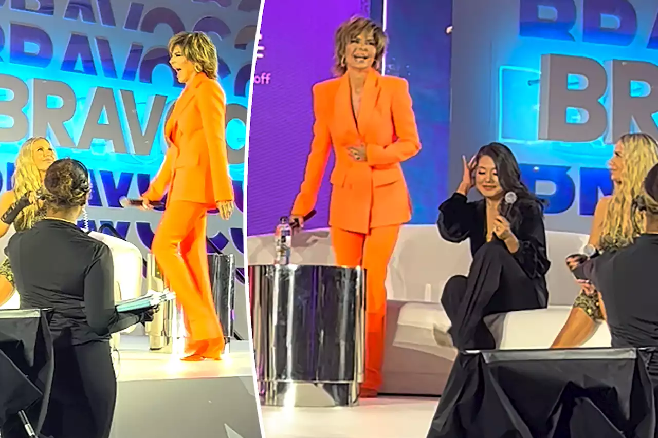 Lisa Rinna flips off fans as she’s booed at ‘RHOBH’ BravoCon panel