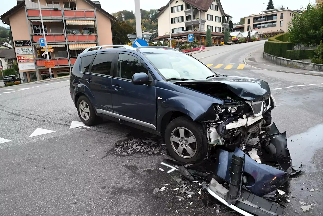 Uznach SG: Kollision zwischen zwei Autos – zwei Personen leicht verletzt