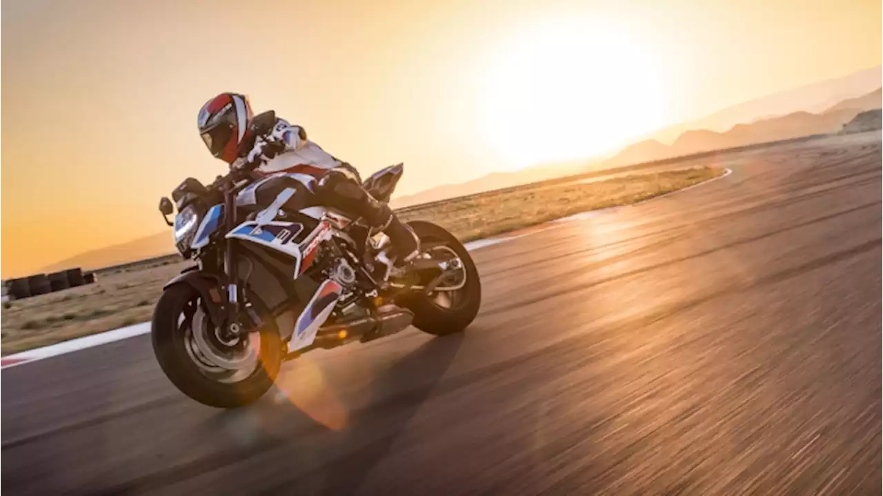 BMW Unleashes Its Fastest Naked Bike Yet With the M 1000 R