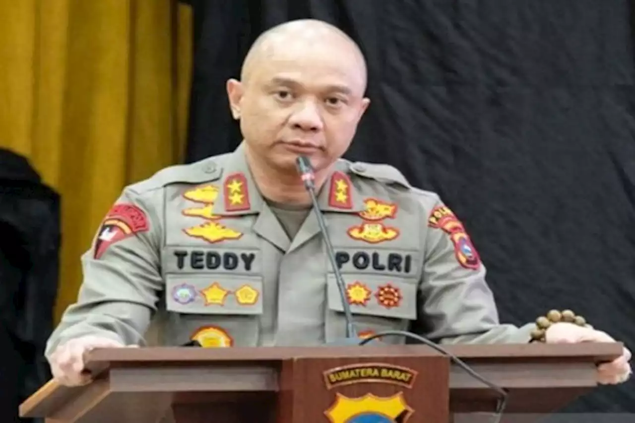 Belum Bertugas, Pengangkatan Teddy Minahasa sebagai Kapolda Jatim Dibatalkan