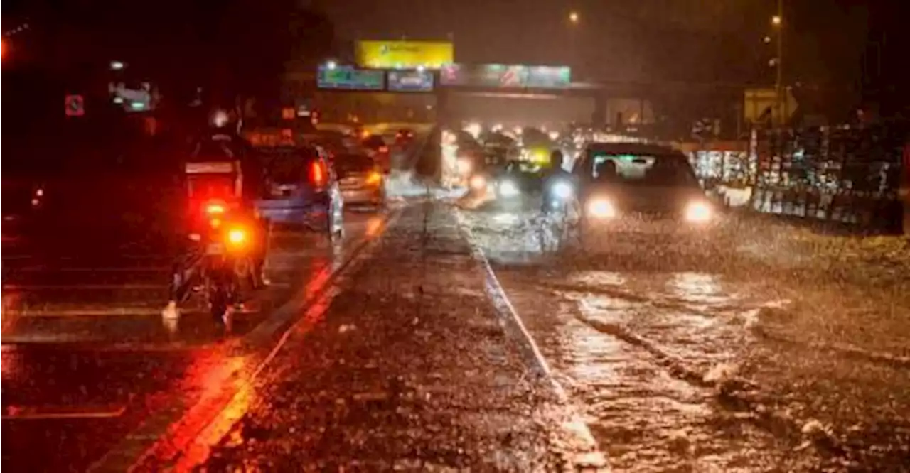 Warning of thunderstorms, heavy rain, strong winds in eight states