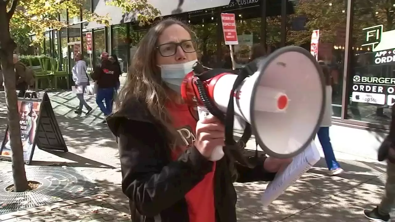 Temple University Hospital nurses and health care workers rally ahead of union negotiations