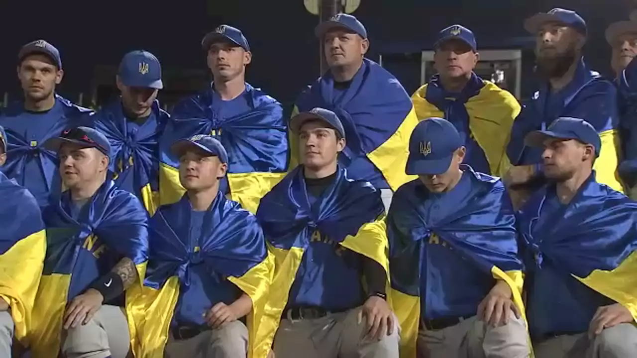 Ukrainian baseball players play against NYPD in fundraising game