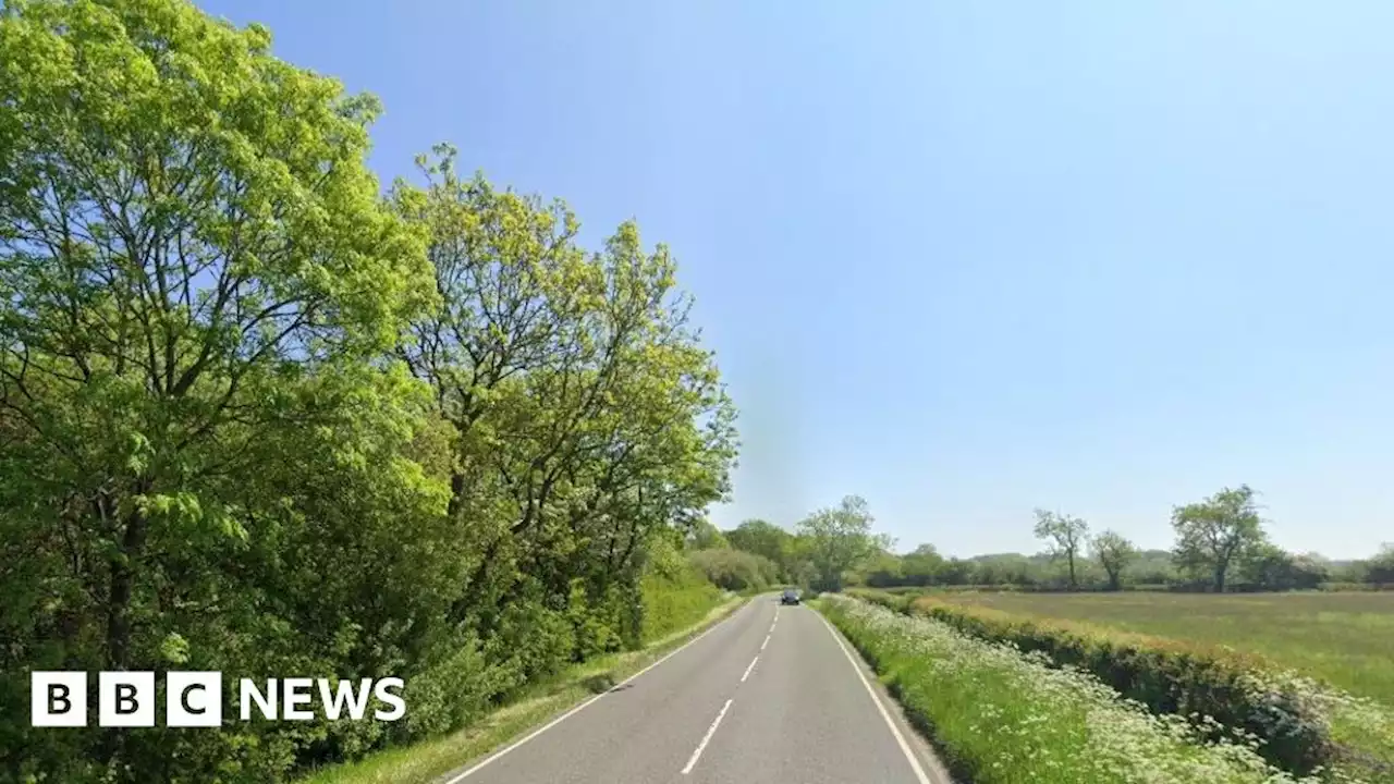 Burton on the Wolds: Man in 30s dies in Land Rover crash