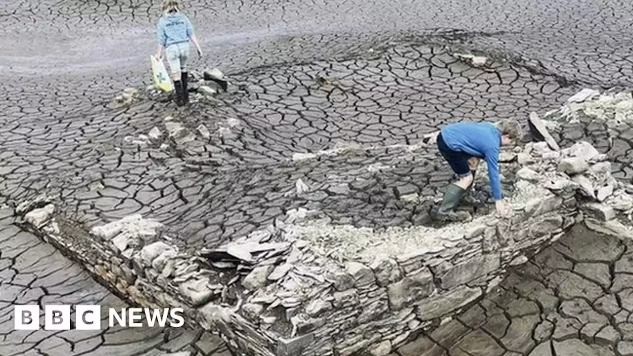 Clywedog dam: Drought uncovers flooded family home