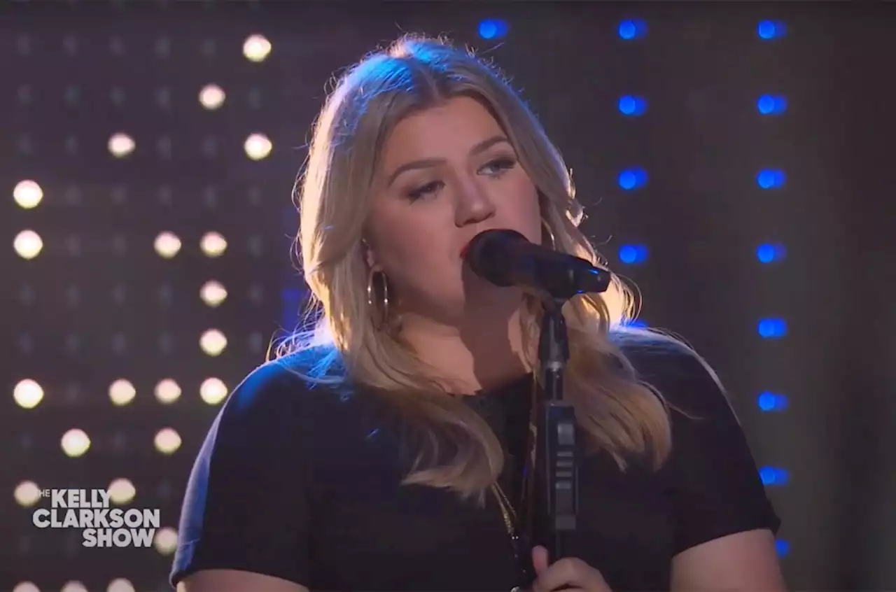 Kelly Clarkson Slows It Down for Alec Benjamin ‘Kellyoke’ Cover: Watch