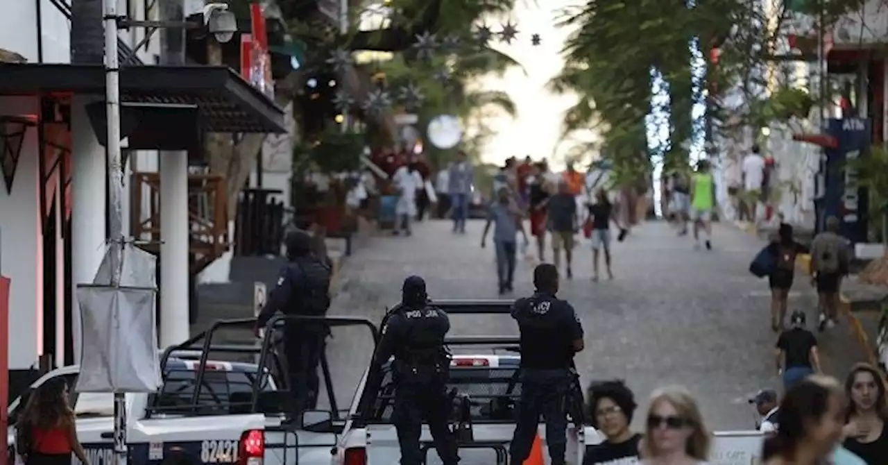 Gunmen Shoot Three in Tourist Bar near Cancun