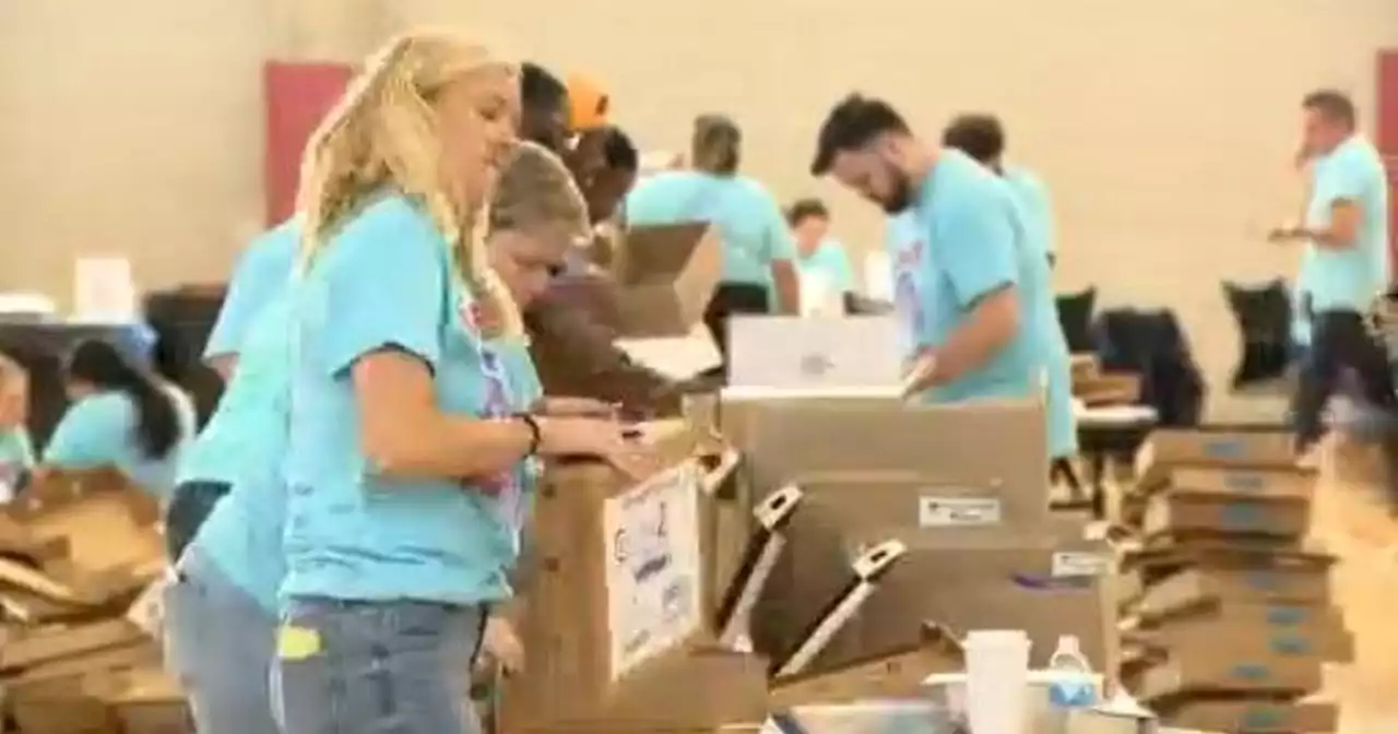 1,500 students receive back-to-school kits thanks to Chicago volunteers and Back 2 School America