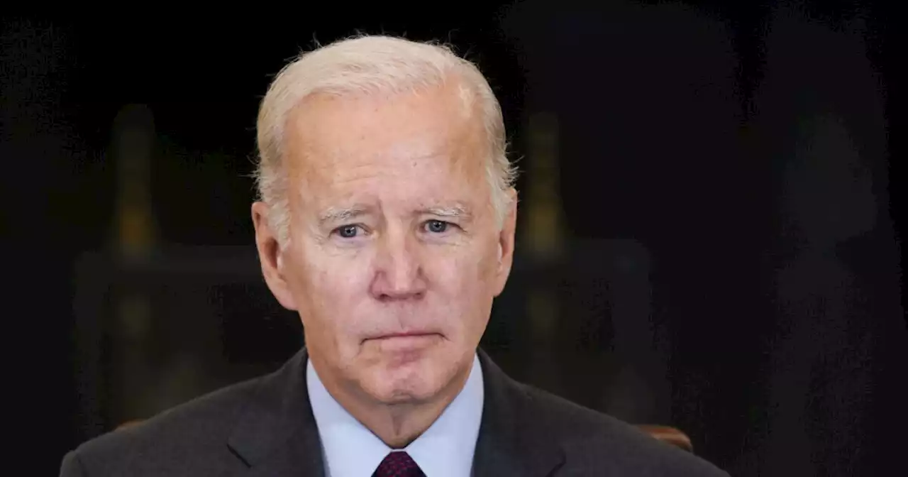 WATCH: Joe Biden puts hand on teenage girl's shoulder, offers her dating advice