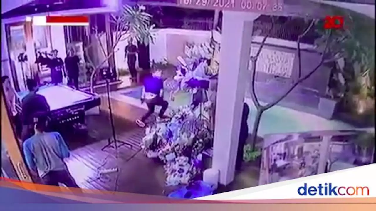 Soal Viral CCTV KDRT Rizky Billar ke Lesti Kejora, Kok Tak Ada yang Menolong?