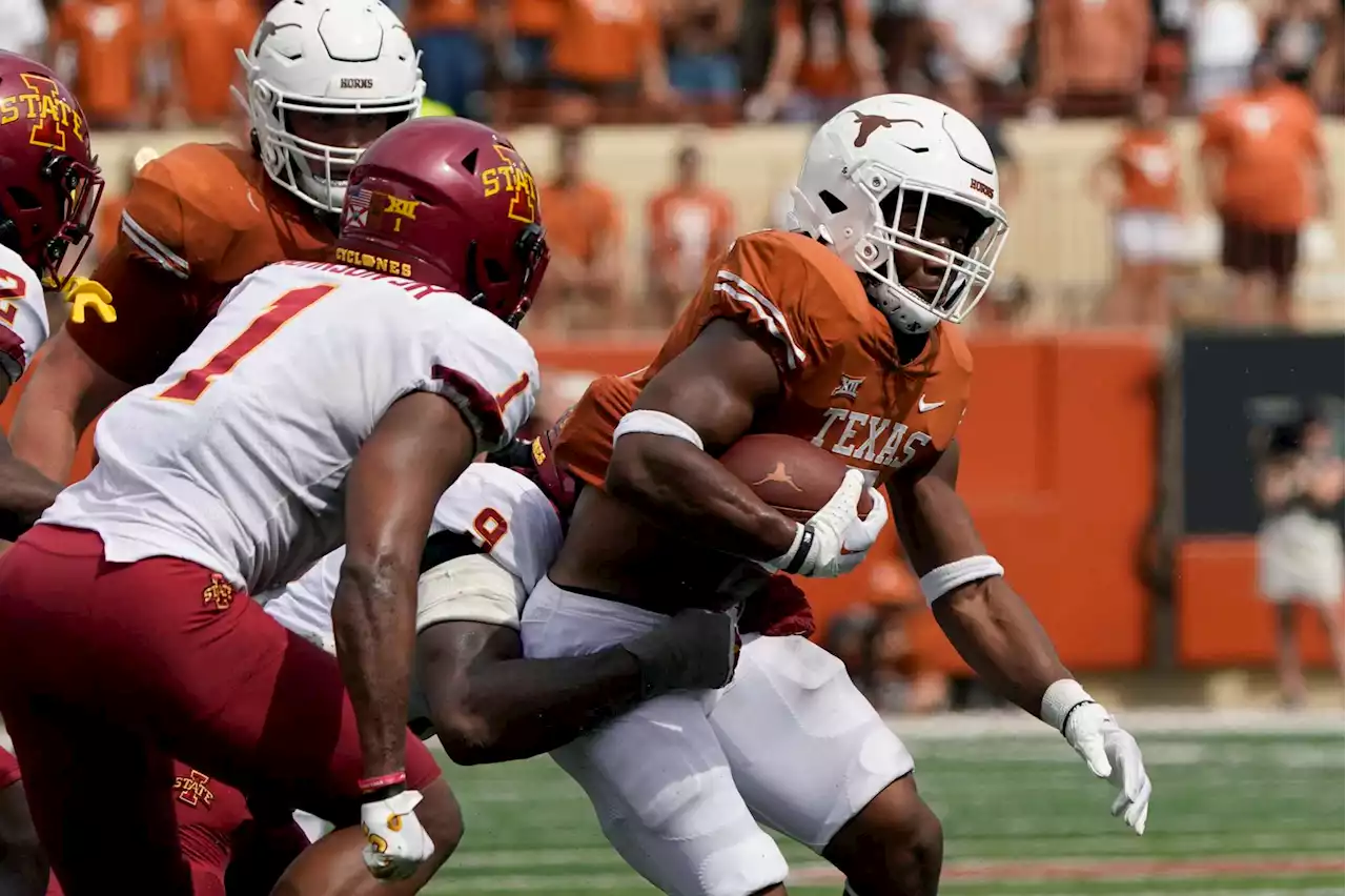 Texas snaps losing streak to Iowa State with win