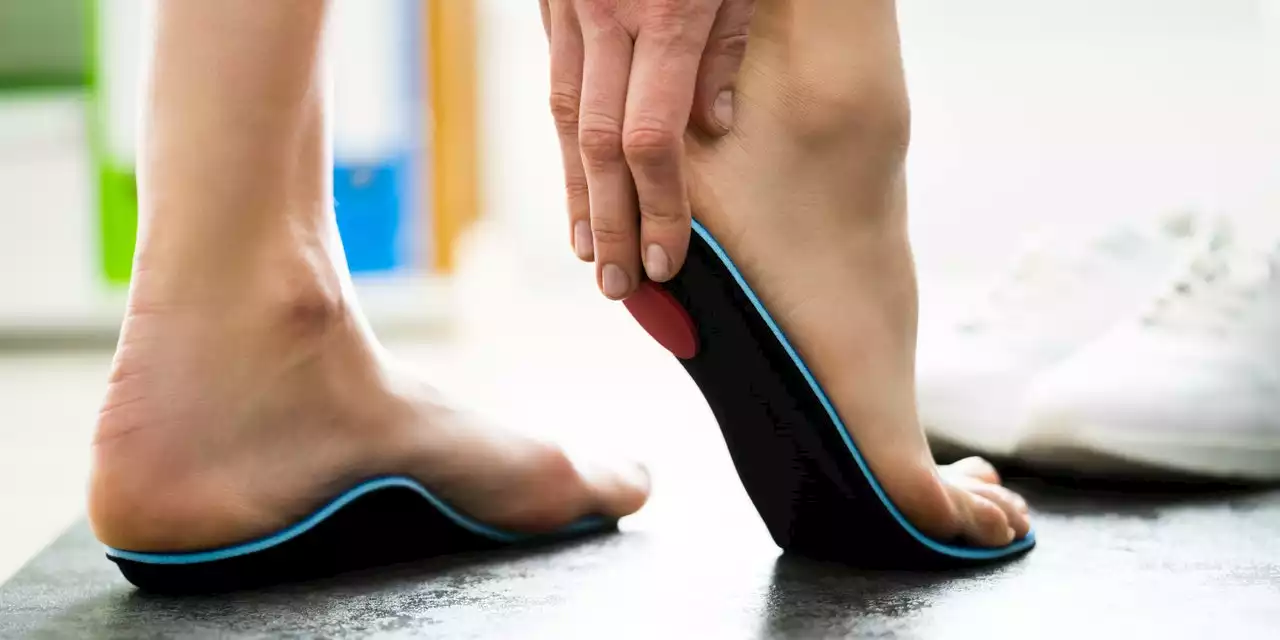 The 10 Best Insoles for Flat Feet, According to Podiatrists