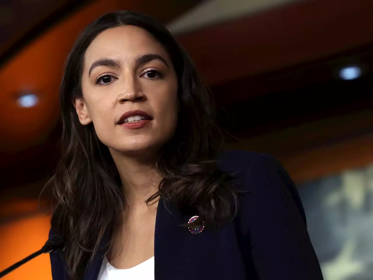 CAUGHT ON CAMERA: Screaming constituents confront AOC over her support for Ukraine