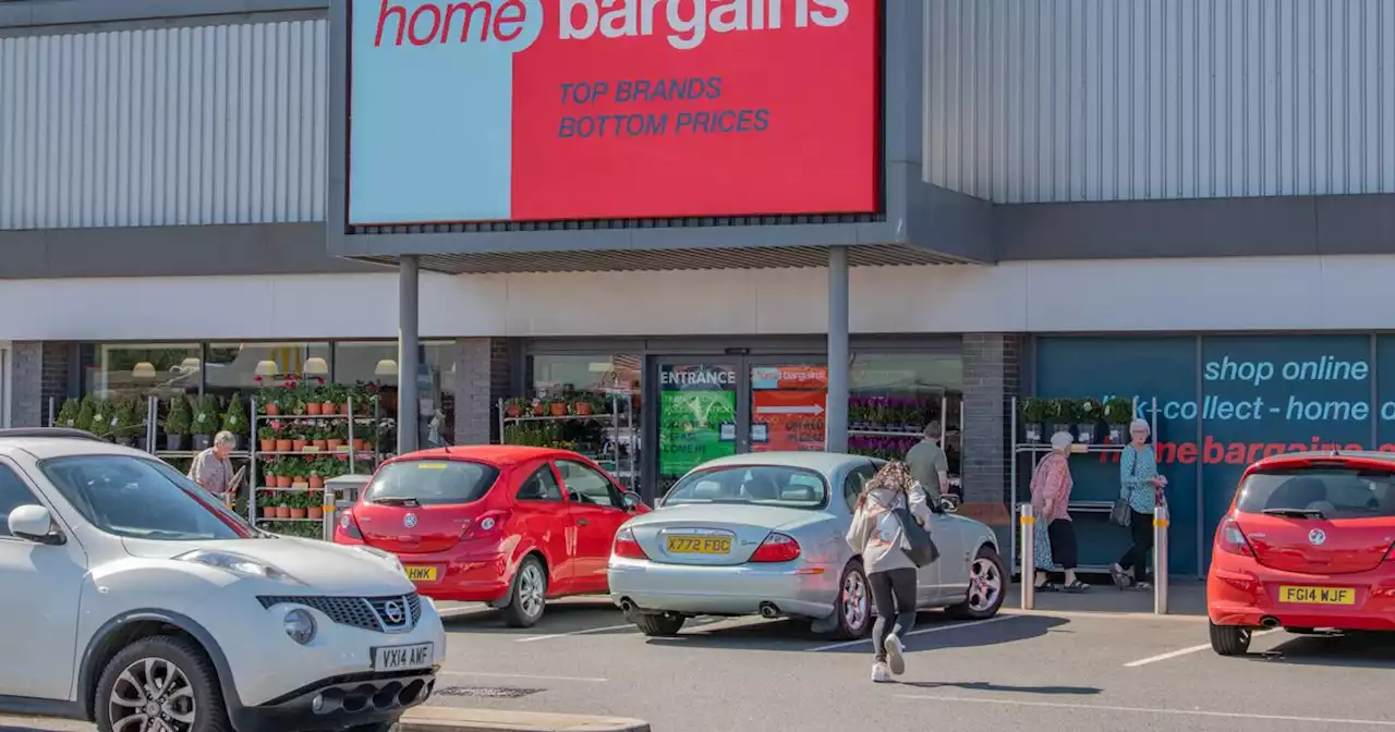 Home Bargains shoppers delight over £7.99 Christmas throw that they 'need'