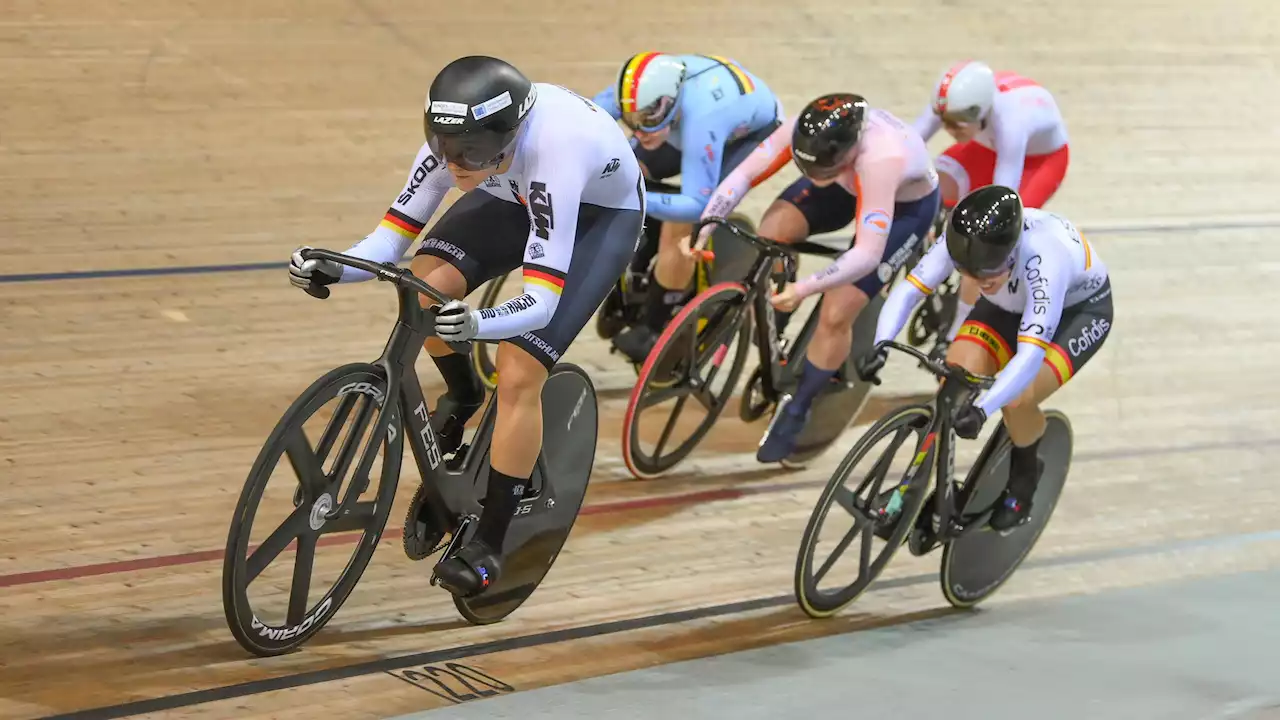 Bahnrad-WM: Lea Sophie Friedrich verteidigt Titel im Keirin-Wettbewerb - Mina Sato fährt auf Platz zwei