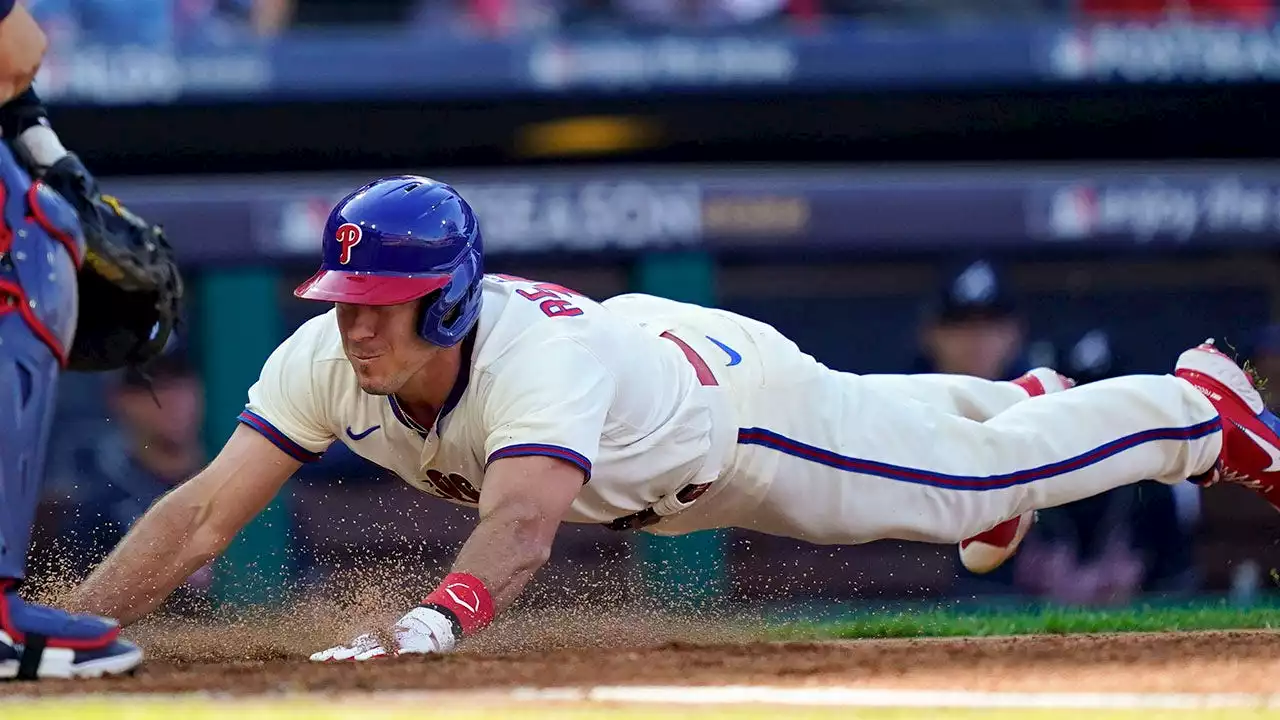 JT Realmuto hits inside-the-park home run to inch Phillies closer to NLCS