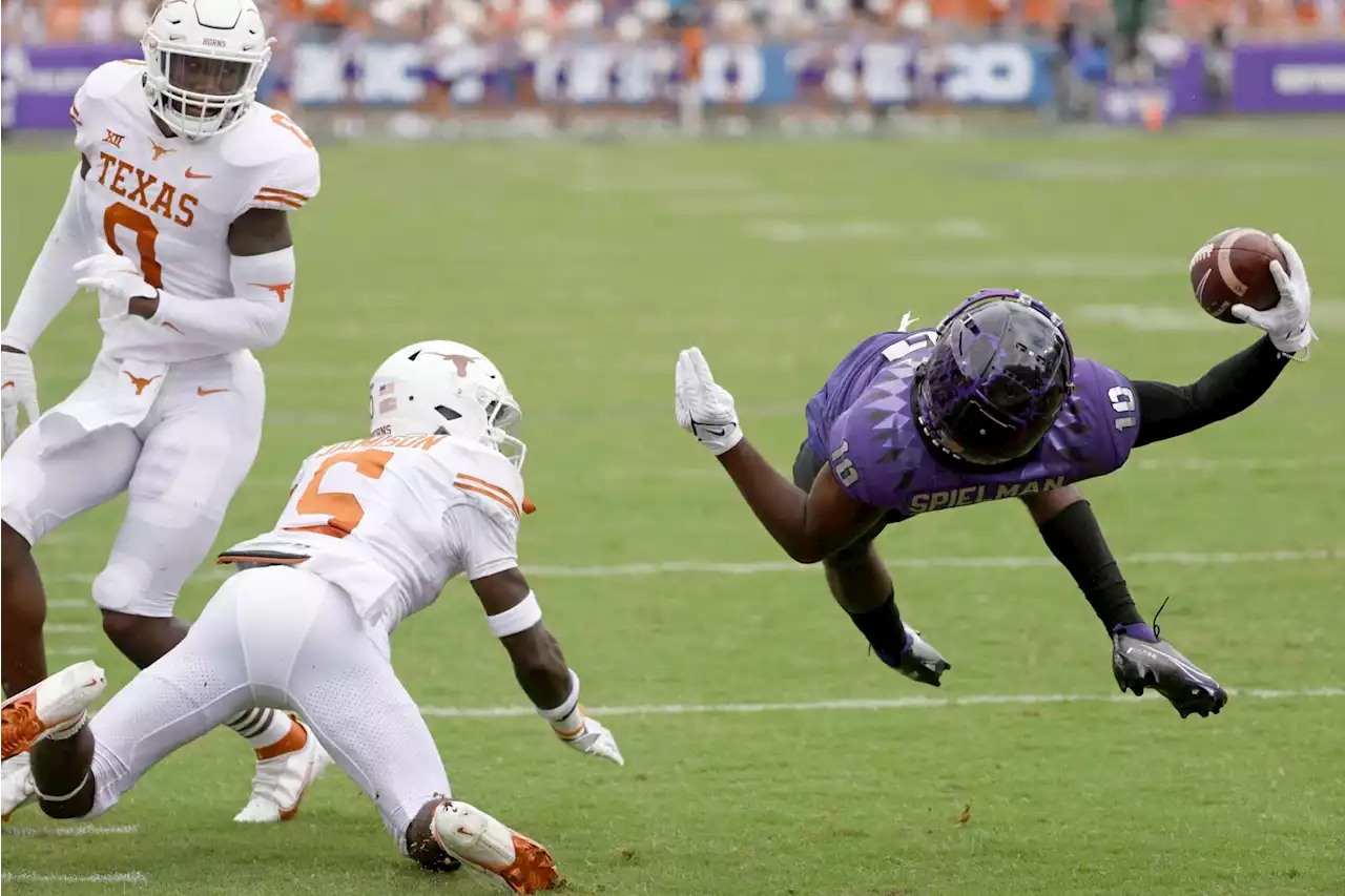 Texas moves up to No. 20 in Associated Press Top 25 rankings