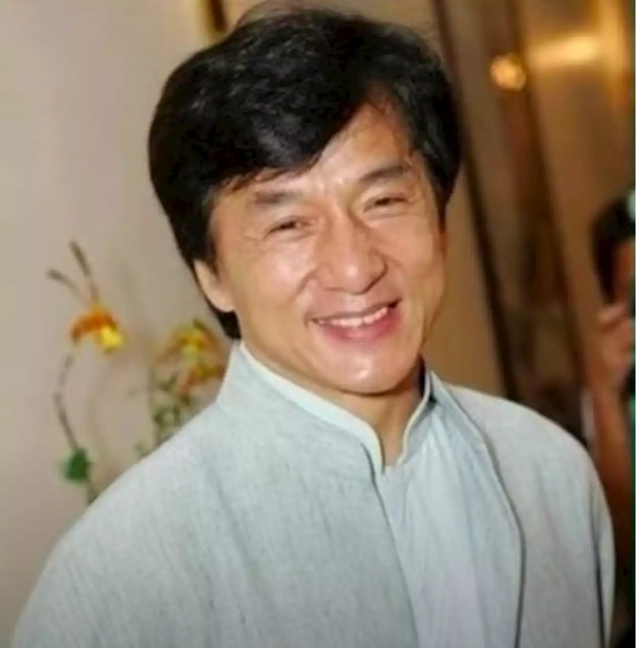Jackie Chan urged by netizens to help estranged daughter