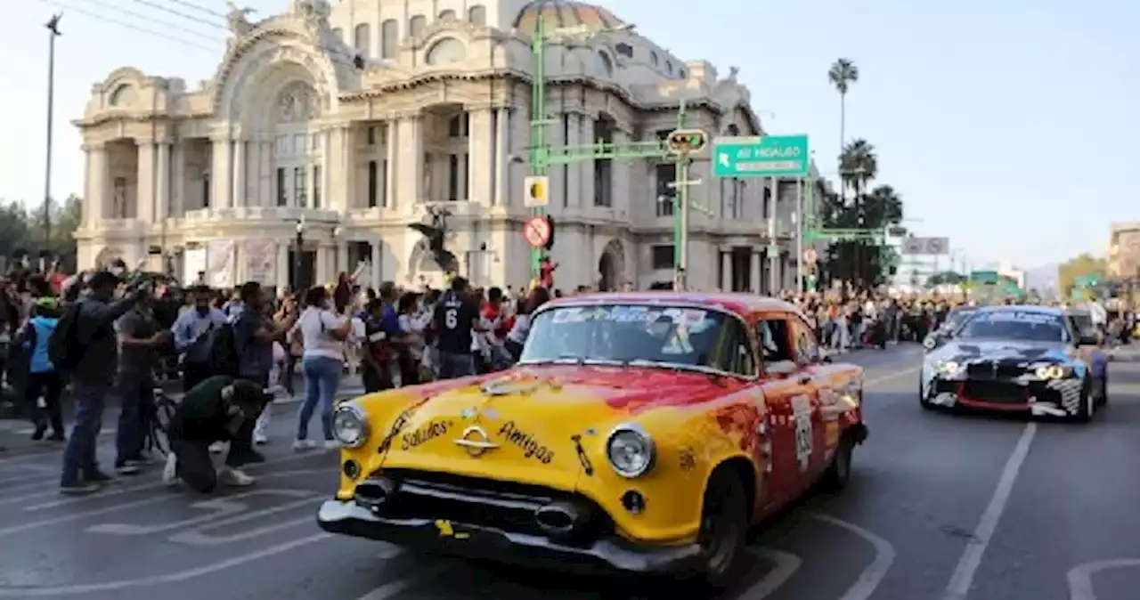 Entre el caos y la magia de coches clásicos culminó Carrera Panamerica