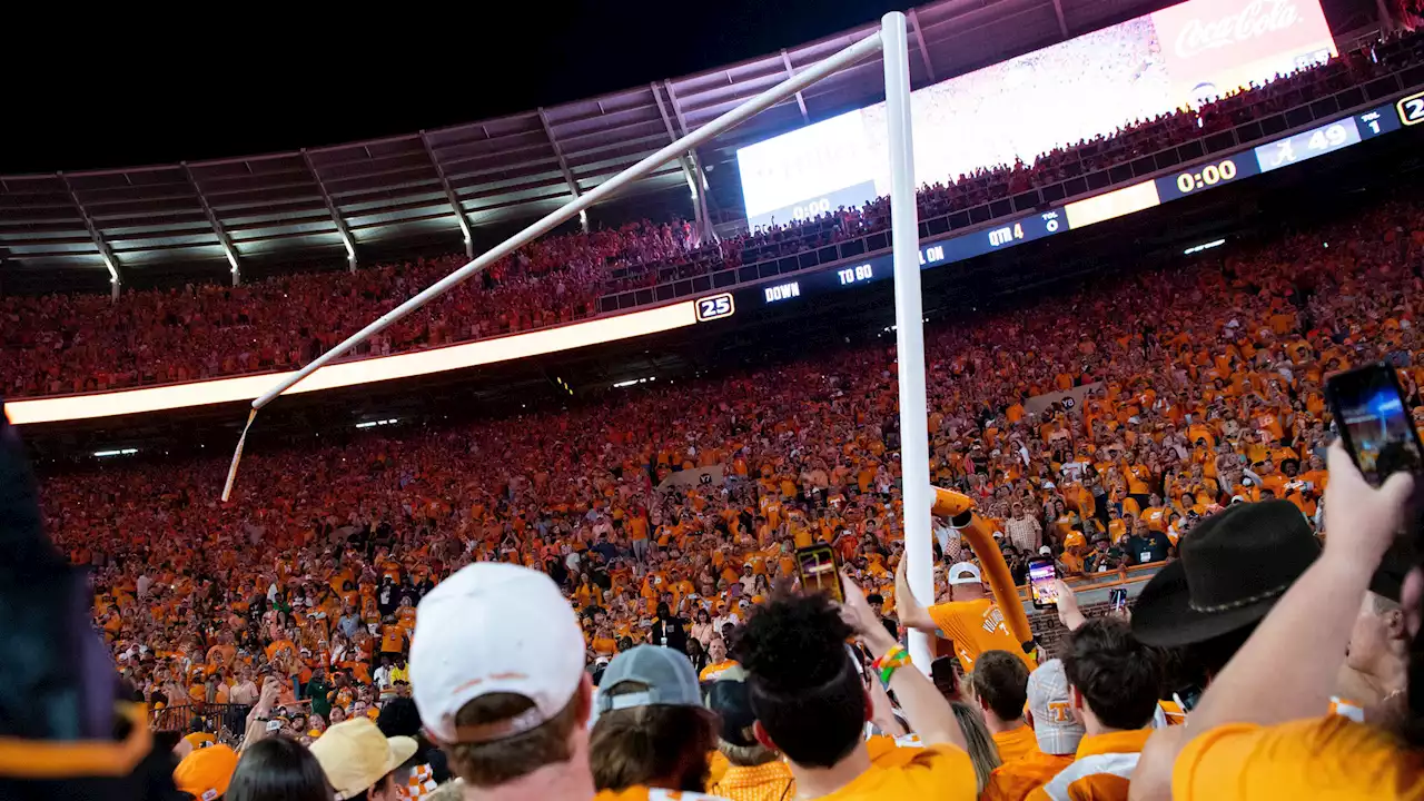 Watch: Tennessee Fans Carry Goalpost Out of Stadium After Beating Alabama