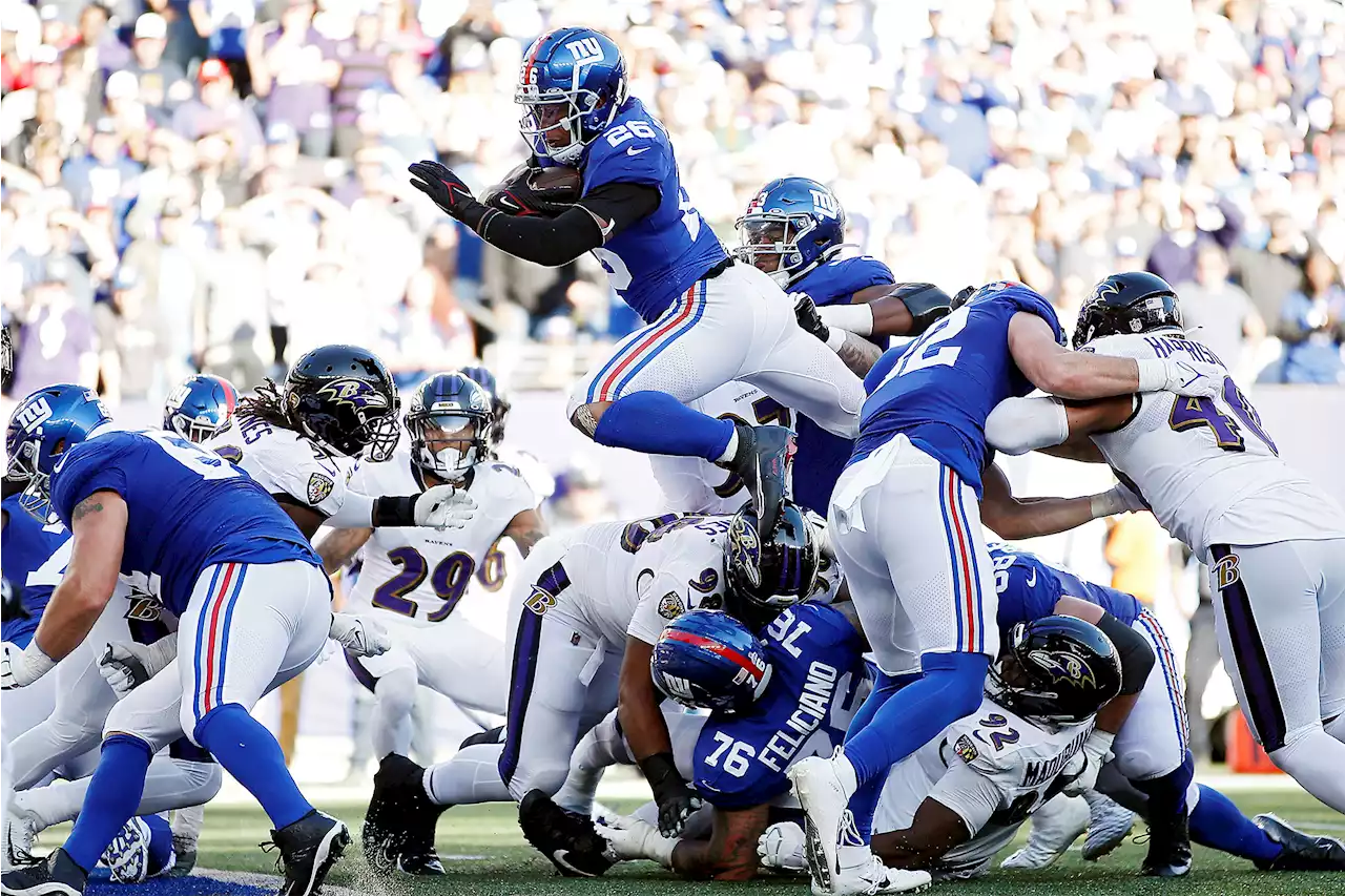 Giants pull off another fourth-quarter comeback to topple Ravens