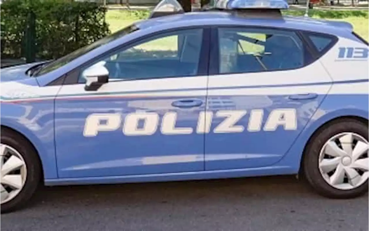 Milano, due ragazzi picchiati e accoltellati: indaga la polizia