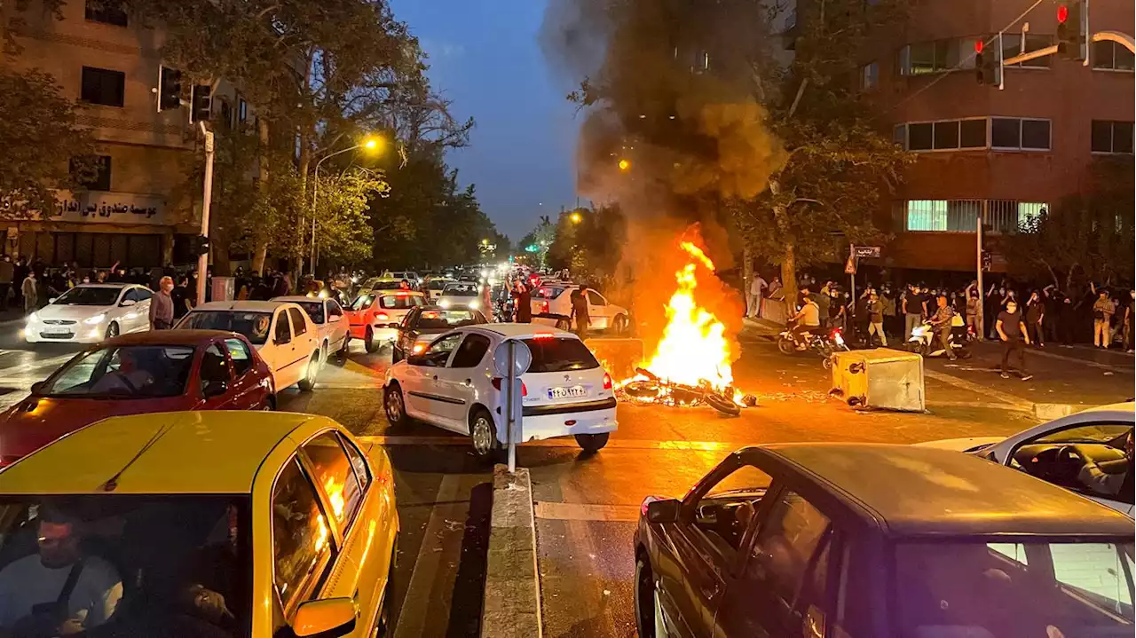 Acht Verletzte, keine Tote: Brand nach Meuterei im berüchtigten Ewin-Gefängnis in Teheran