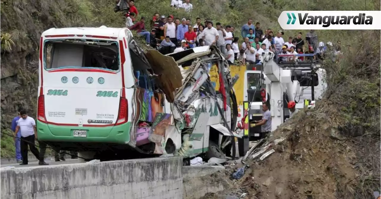 &#034;Era muy triste no poder ayudar&#034;: el relato de sobreviviente de accidente de bus en Nariño