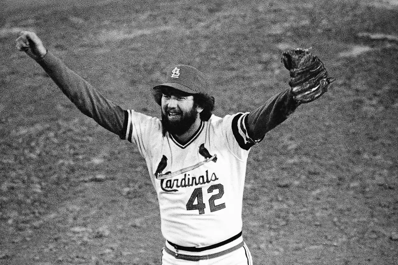 Bruce Sutter, ace relief pitcher who pioneered role of closer, dies at 69