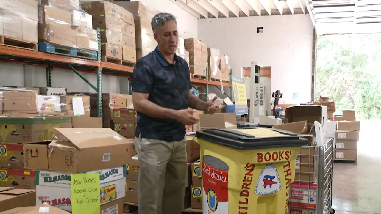 New Jersey high school English teacher gives books away by the thousands