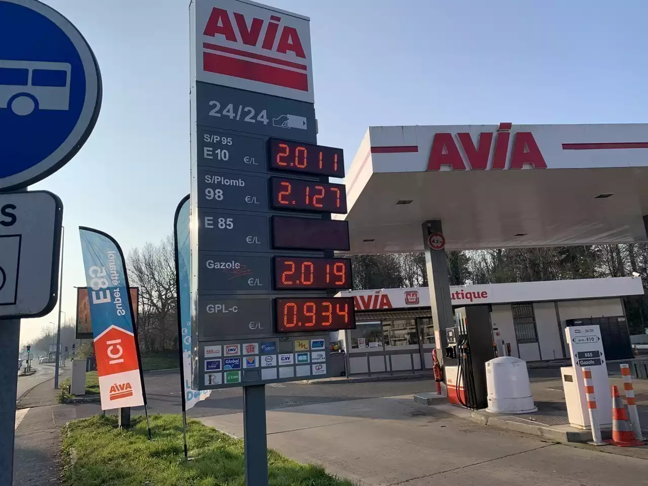 Prix des carburants : forte hausse du gazole et de l'essence, jusqu'à 12 centimes par litre en plus