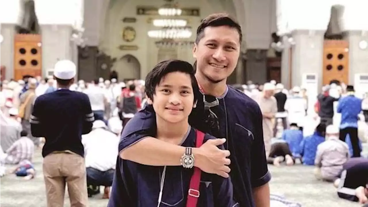 3 Anak Artis yang Mondok di Pesantren, Ada Putri Kembar Irfan Hakim