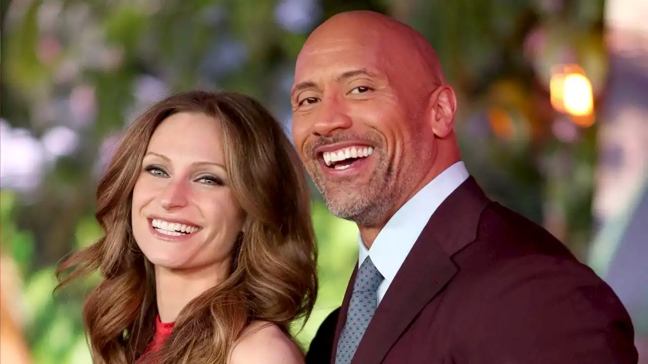 Dwayne Johnson Shocks Kelly Clarkson With Sex Joke About His Wife