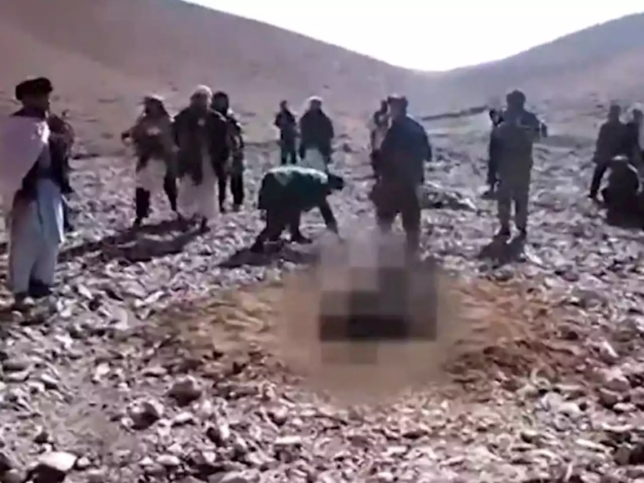 افغانستان میں سنگسار کی سزا سے بچنے کیلیے لڑکی نے خودکشی کرلی - ایکسپریس اردو
