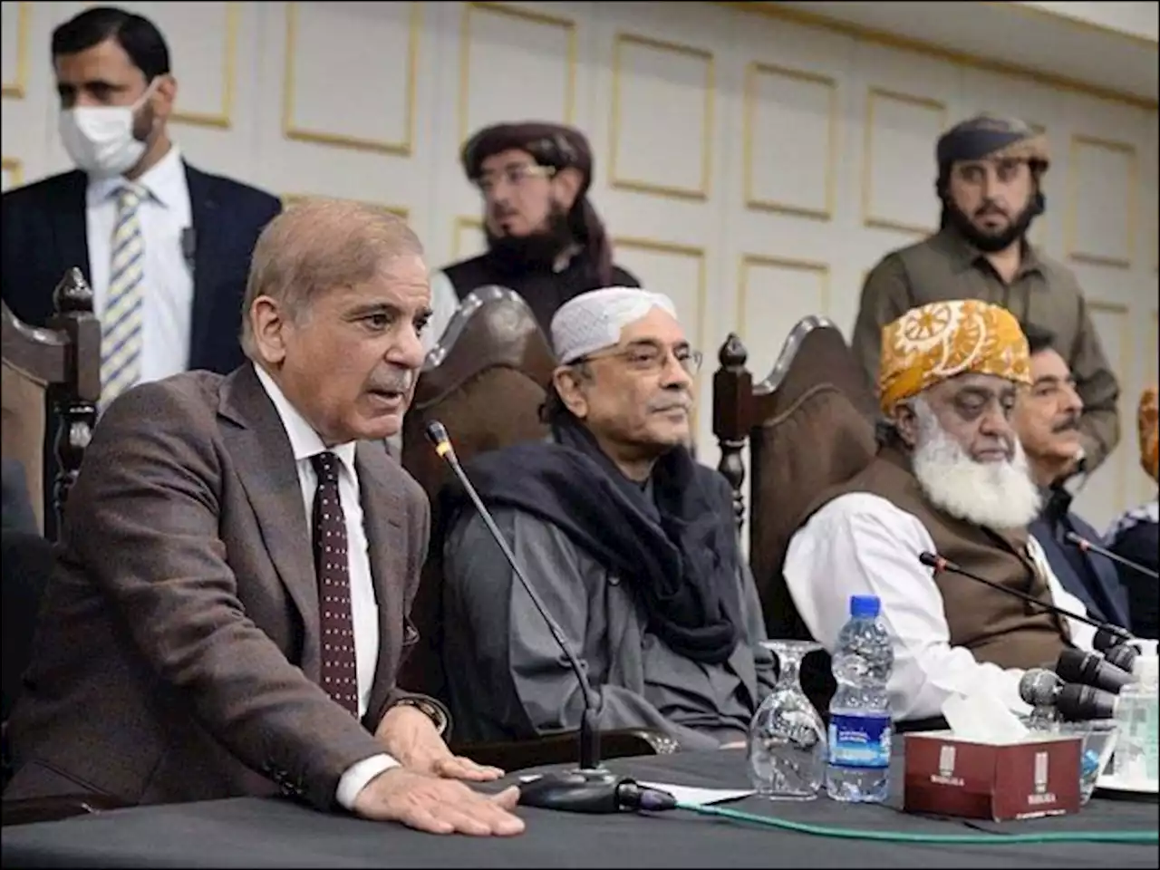انتخابات کب ہونگے فیصلہ ہم کریں گے، اتحادی جماعتوں نے عمران خان کا مطالبہ مسترد کردیا - ایکسپریس اردو