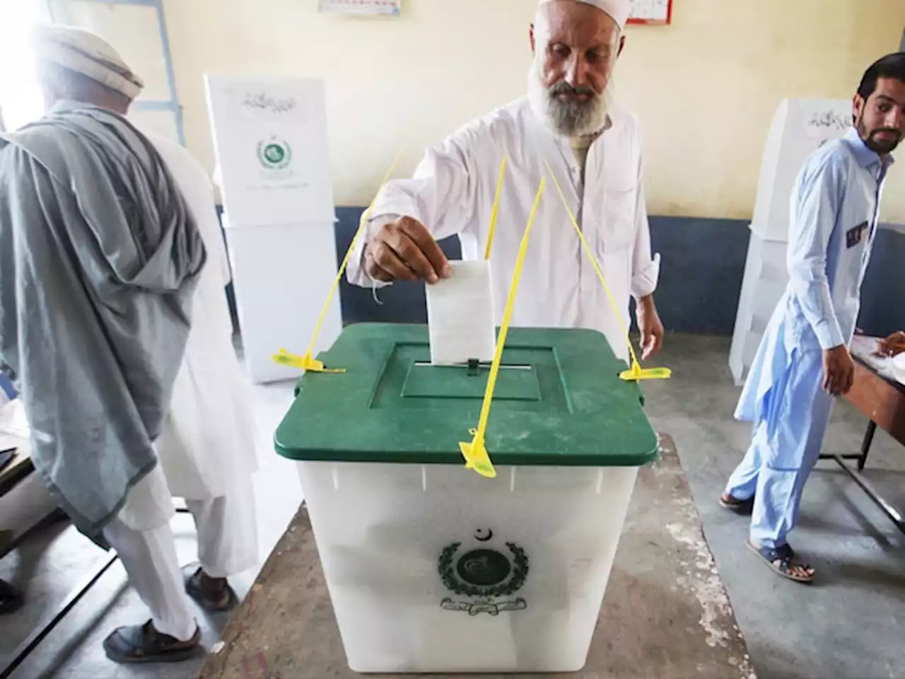 ضمنی انتخابات؛ کراچی، پشاور، چارسدہ میں پی ڈی ایم اور پی ٹی آئی کا ووٹ کم ہوا، فافن - ایکسپریس اردو