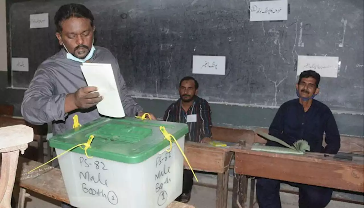 پی ٹی آئی کا 6 حلقوں میں ووٹ بینک بڑھا اور 5 میں کمی ہوئی، فافن رپورٹ