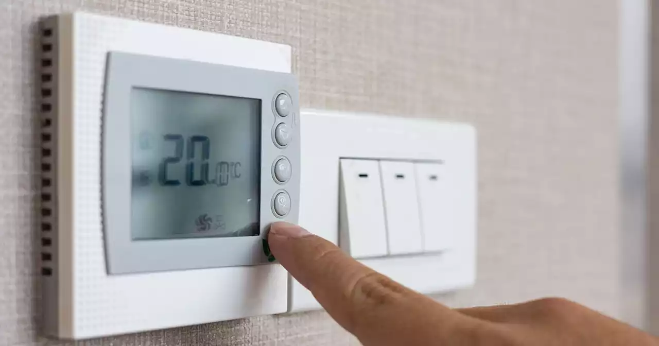 Exact temperature you should set thermostat at to keep warm and save money