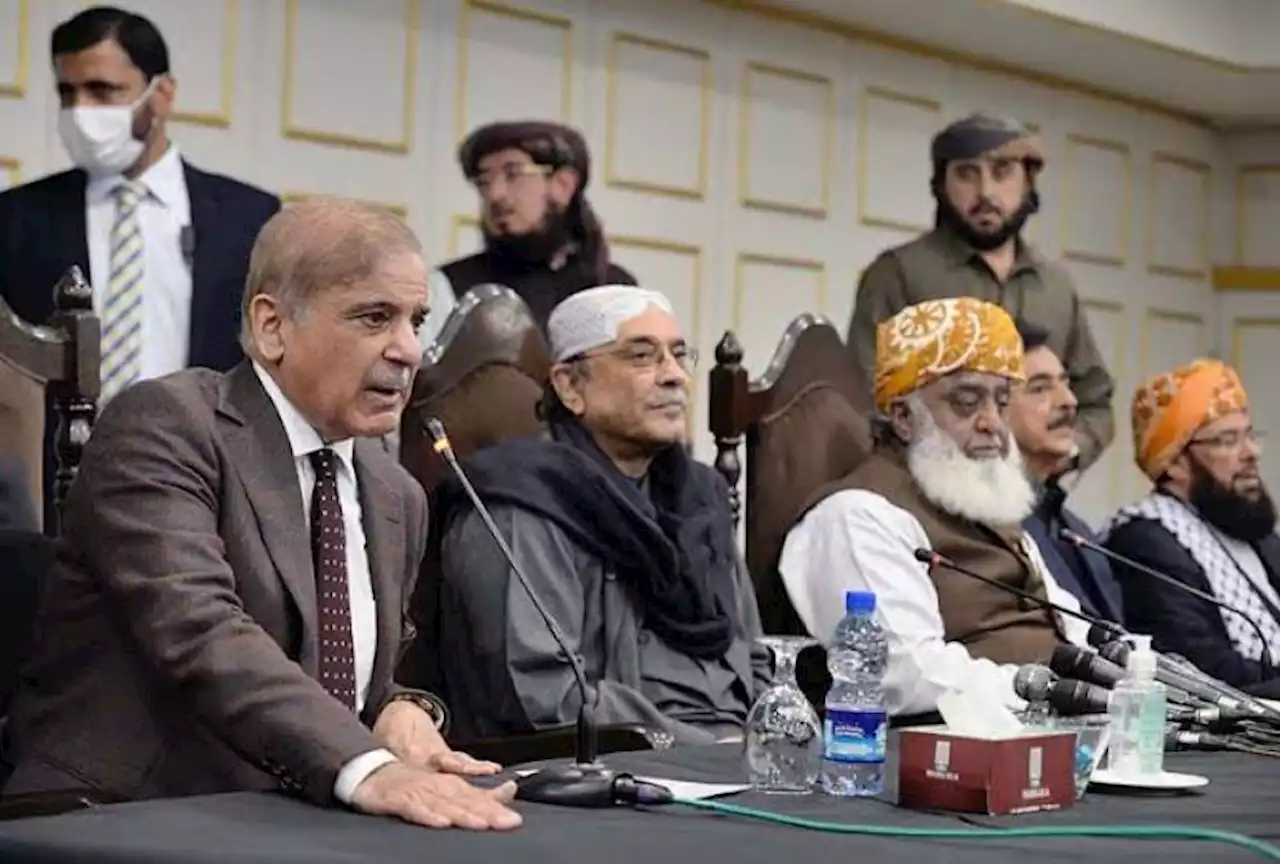 حکومتی اتحاد نے عمران خان کا جلد الیکشن کرانے کا مطالبہ مسترد کر دیا
