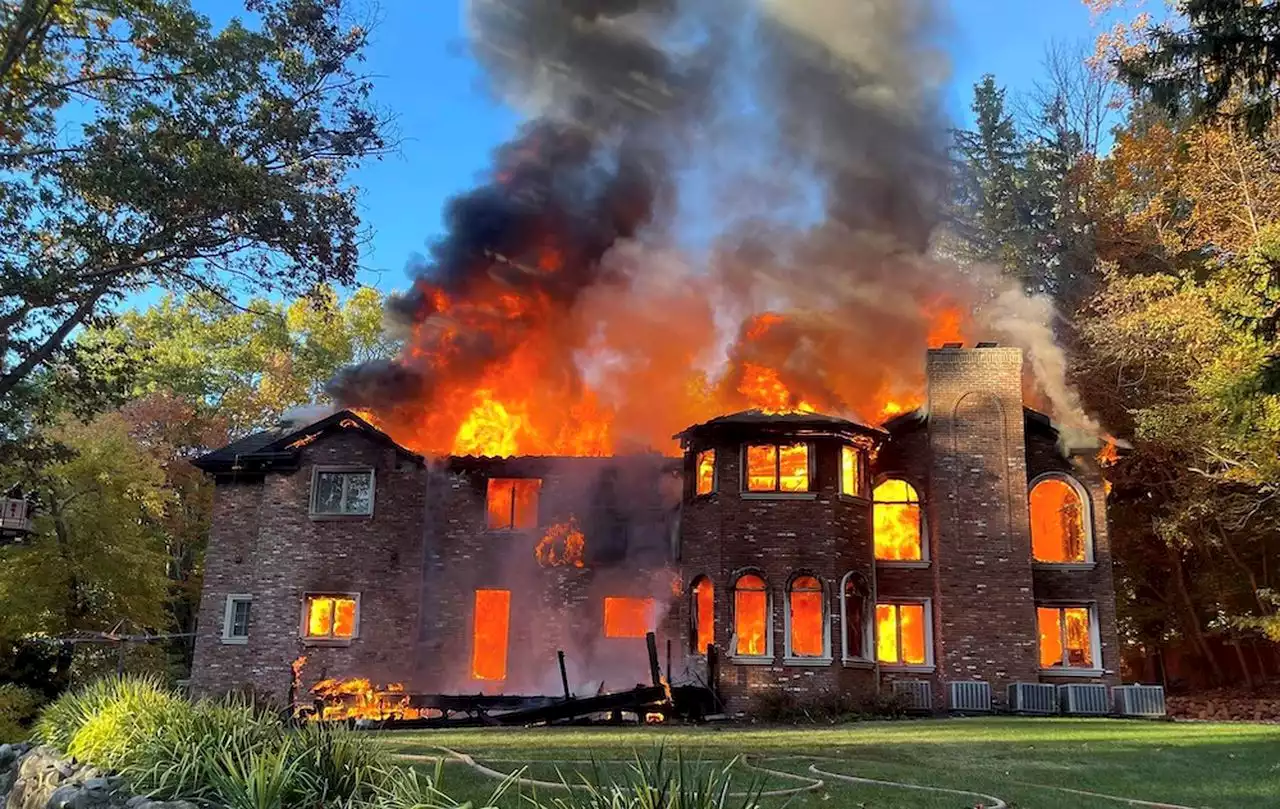 Massive fire destroys N.J. house