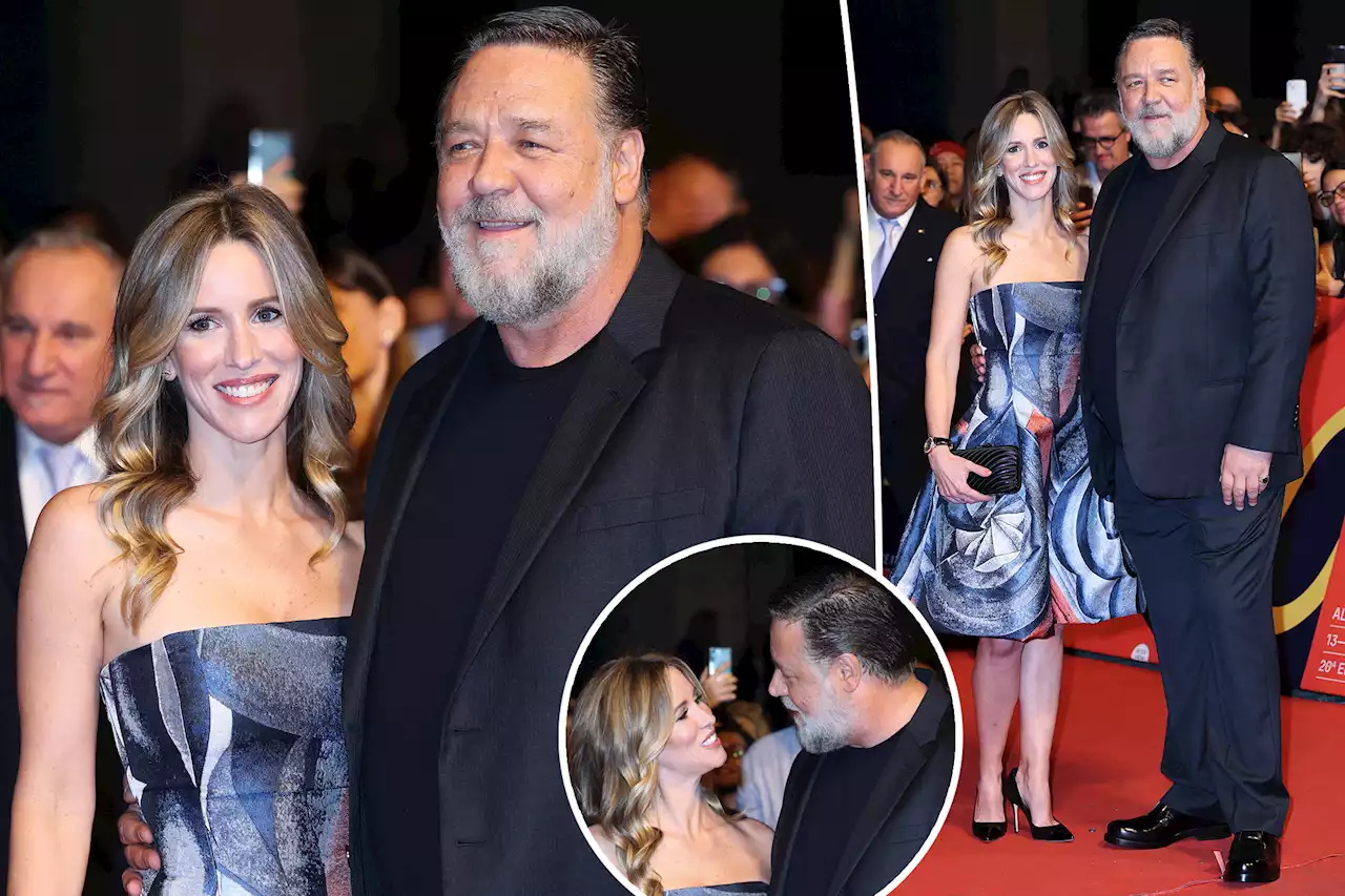 Russell Crowe, 58, makes red carpet debut with girlfriend Britney Theriot, 31