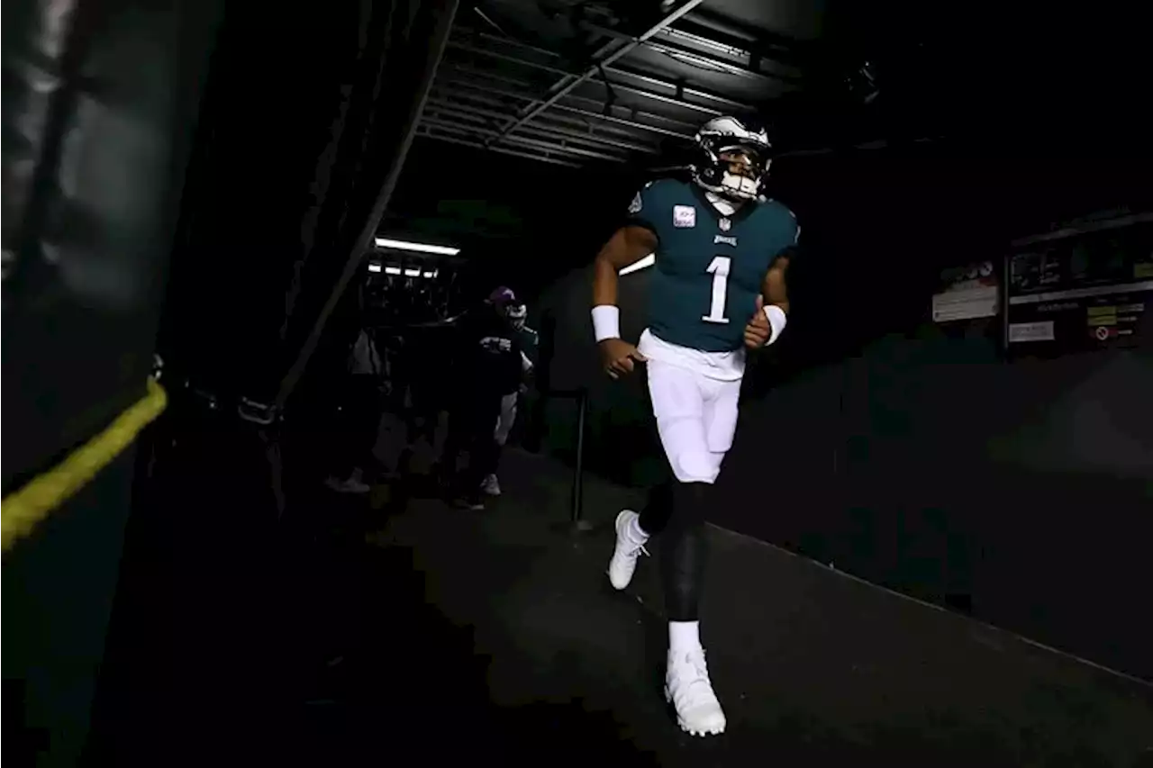 One Eagles fan ran out the tunnel with the team before Cowboys game